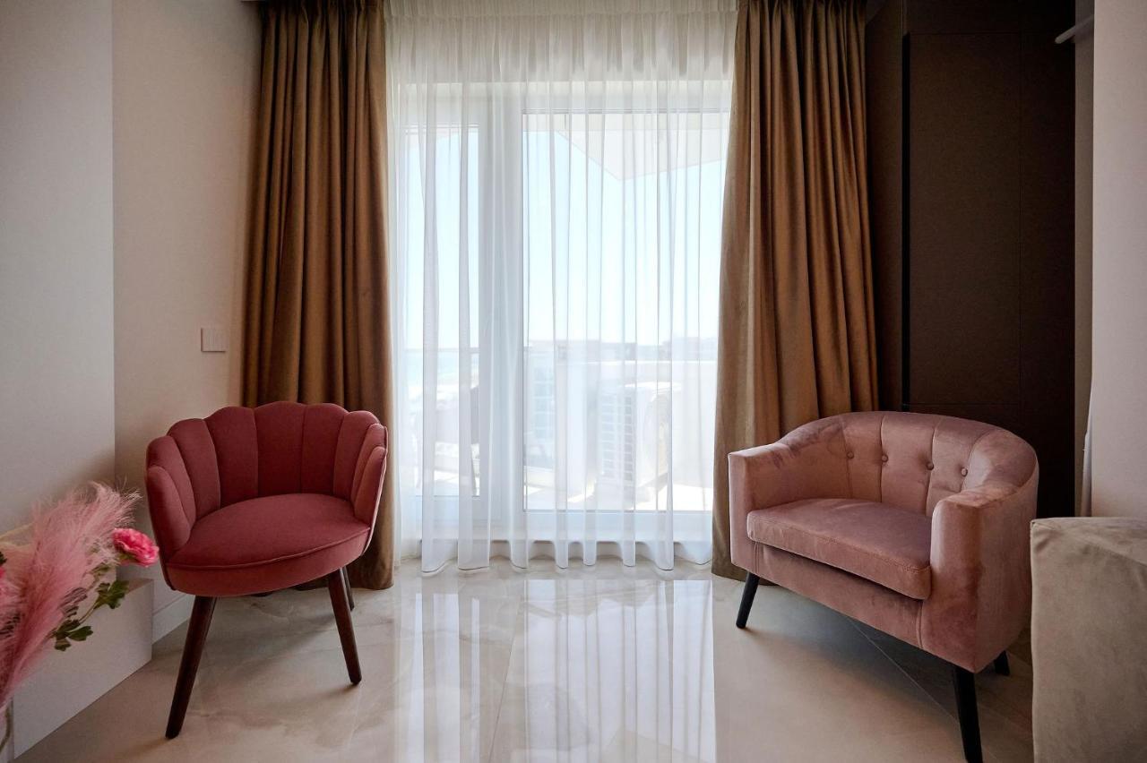 Wave N' Sea Apartment In Infinity Beach Resort - Parking Mamaia Exteriér fotografie