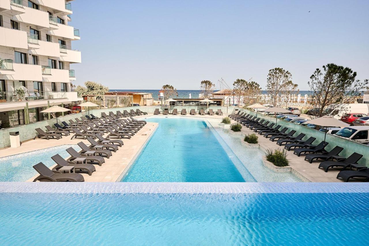 Wave N' Sea Apartment In Infinity Beach Resort - Parking Mamaia Exteriér fotografie
