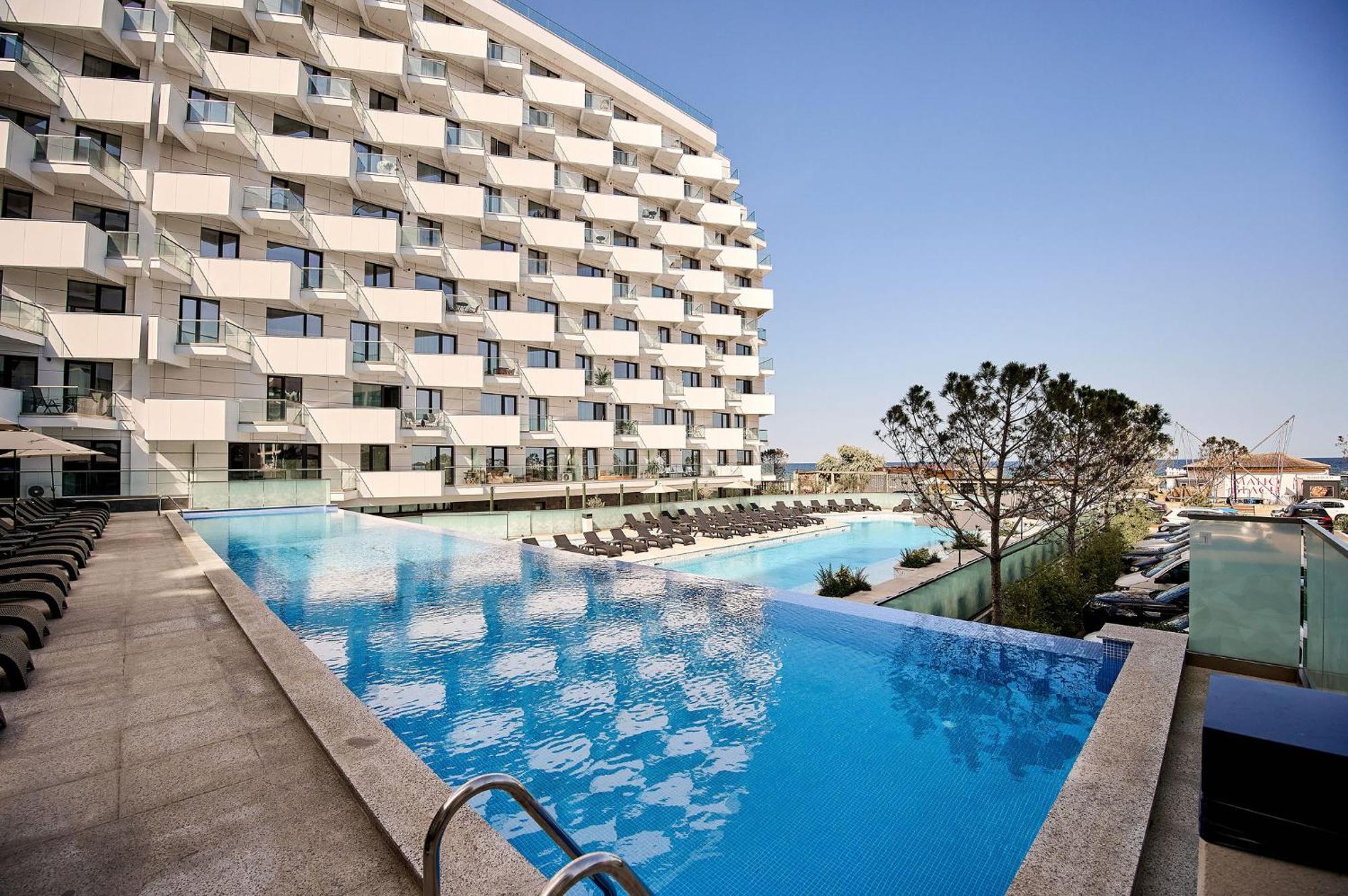 Wave N' Sea Apartment In Infinity Beach Resort - Parking Mamaia Exteriér fotografie